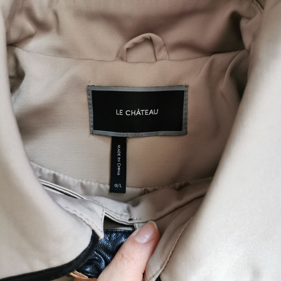 Stylish Trenchcoat - Picture 2 of 4